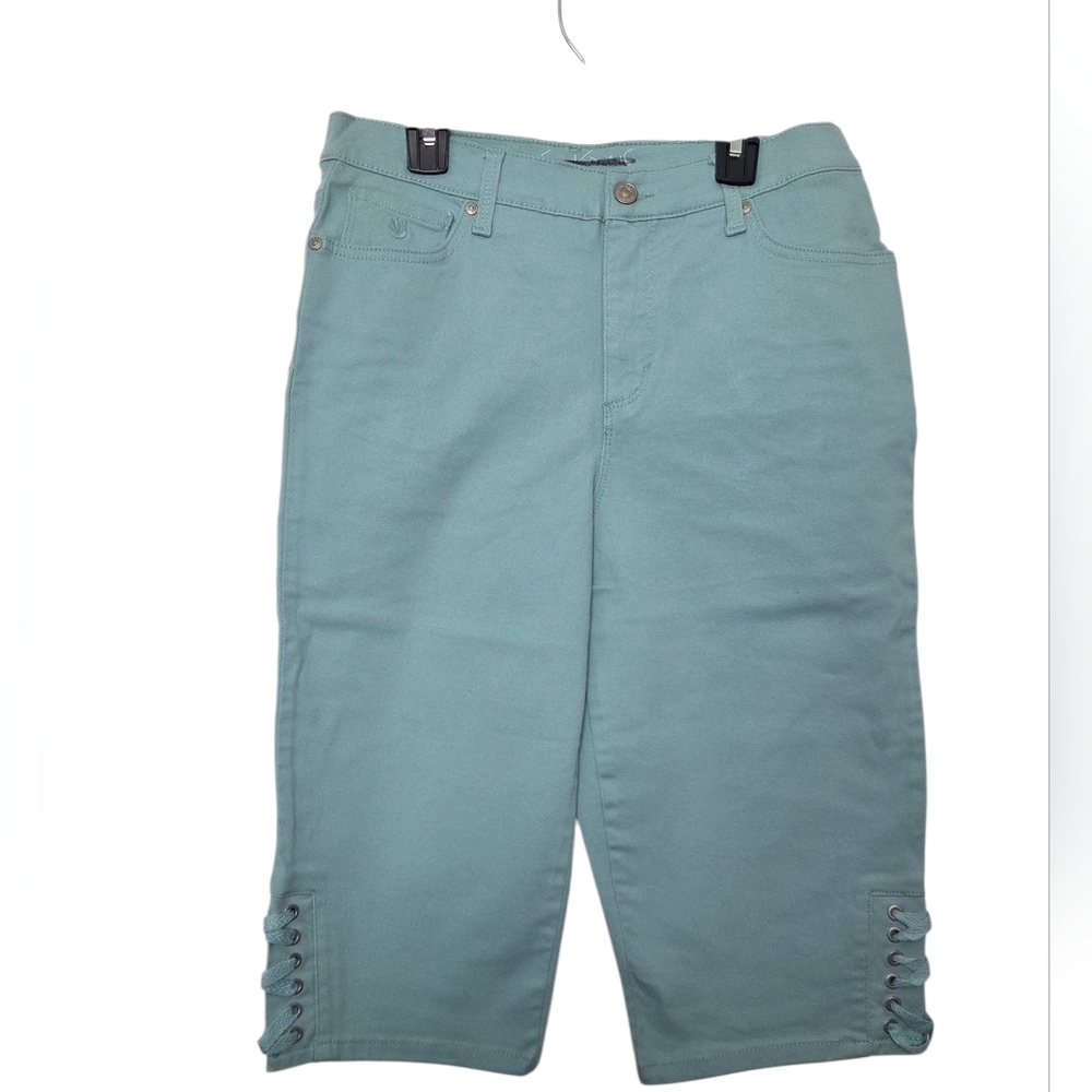 Gloria Vanderbilt Light Blue Capris sz 8